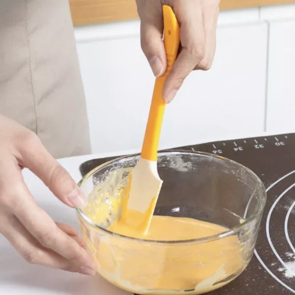 sg-11134253-824ix-mf2cnujv6m1928.webp Silicone Cream Spatula | Bread & Jam Spreader | Heat-Resistant Non-Stick Baking Tool